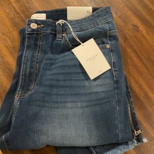 KanCans in XL with zipper ankles